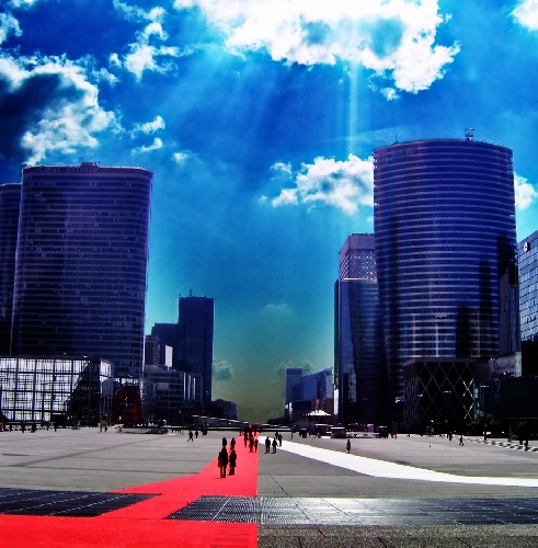 https://www.photoshop-cafe.de/bildupload/pics/mw/thumb/1280009695_512952_12934361_la-defense_sxc_hu_PSC.jpg